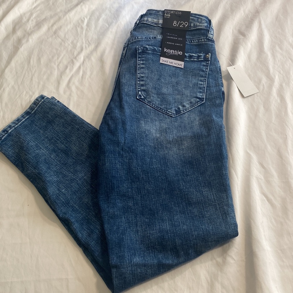 Kensie Woman’s Ankle mid rise jeans size 8/29 NWT